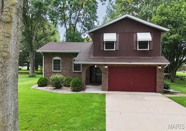 Photo 1 of Single family home for sale at 309 Bill Lou Dr, Collinsville, IL 62234 | MLS# MIS26050424 | Listing updated on 2026-08-24