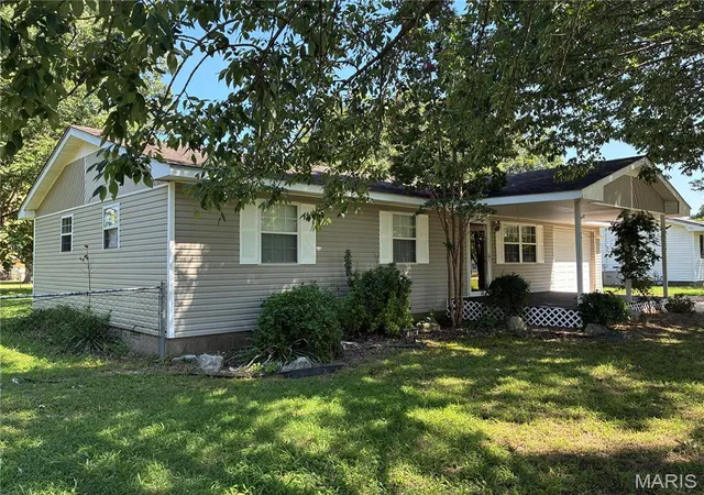 Single family home for sale at 1704 Sidney St, Malden, MO 63863 | MLS# MIS26050427