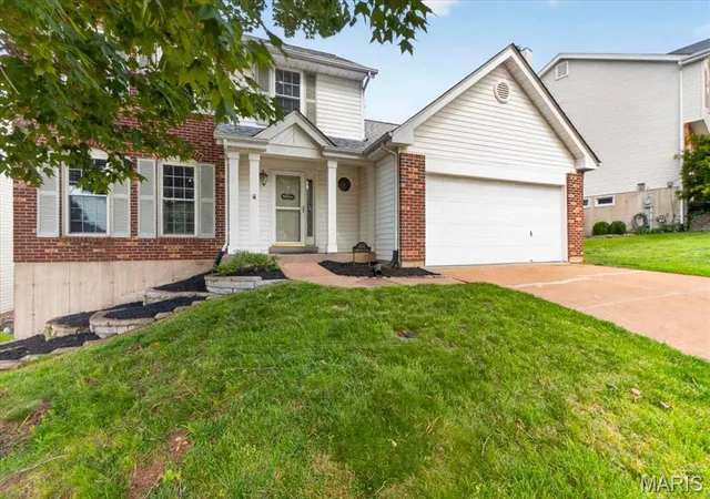 2nd image of 654 Summer Top Cir, Fenton, MO 63026 | MLS# MIS26050438