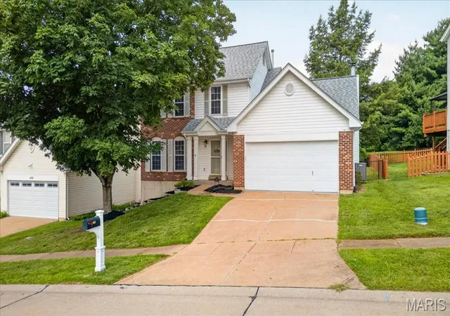 4th image of 654 Summer Top Cir, Fenton, MO 63026 | MLS# MIS26050438