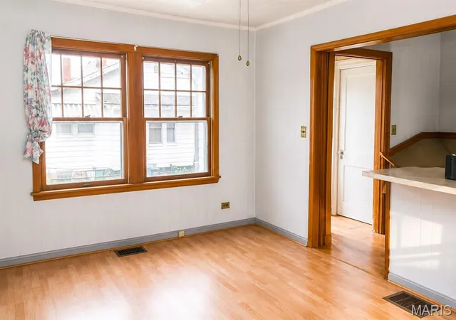 Photo 2 of Single family home for sale at 1208 Brown St, Alton, IL 62002 | MLS# MIS26050443 | Listing updated on 2026-09-07