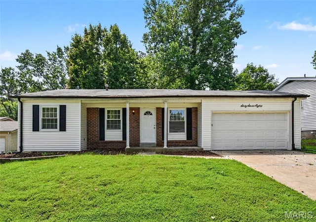Photo 1 of Single family home for sale at 6780 Lesli Mari Ct, Florissant, MO 63033 | MLS# MIS26050448 | Listing updated on 2026-09-28