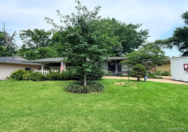Photo 1 of Sale Pending at 10315 Durness Dr, Saint Louis, MO 63137 | MLS# MIS26050458 | Listing updated on 2026-08-11