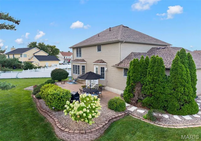 Photo 2 of Sale Pending at 307 Camilla Dr, O Fallon, MO 63366 | MLS# MIS26050460 | Listing updated on 2026-09-10