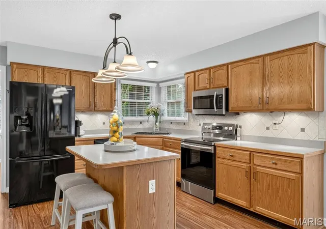 Photo 3 of Sale Pending at 307 Camilla Dr, O Fallon, MO 63366 | MLS# MIS26050460 | Listing updated on 2026-09-10