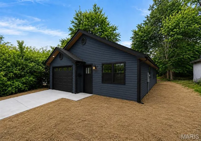 1st image of 445 Polk St, Lebanon, MO 65536 | MLS# MIS26050464