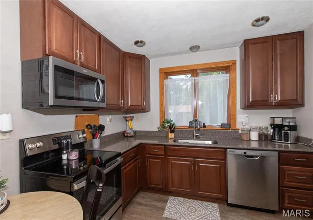 Photo 3 of Single family home for sale at 20 Janet Dr, Belleville, IL 62226 | MLS# MIS26050471 | Listing updated on 2026-09-12