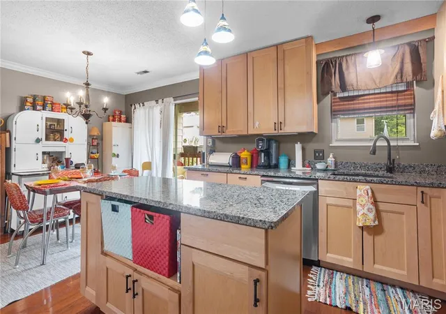 Photo 3 of Townhouse for sale at 280 Carmel Woods Dr, Ellisville, MO 63021 | MLS# MIS26050472 | Listing updated on 2026-08-27
