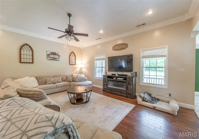 Photo 3 of Single family home for sale at 211 Century, Poplar Bluff, MO 63901 | MLS# MIS26050475 | Listing updated on 2026-09-22
