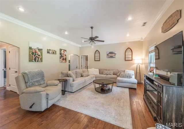 Photo 3 of Single family home for sale at 211 Century, Poplar Bluff, MO 63901 | MLS# MIS26050475 | Listing updated on 2026-10-08