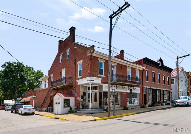 3rd image of 302 Market St, Sainte Genevieve, MO 63670 | MLS# MIS26050479