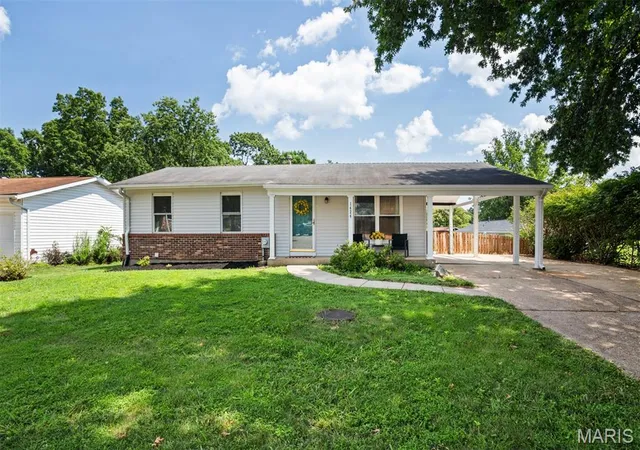 1st image of 1424 Twin Trails Dr, Fenton, MO 63026 | MLS# MIS26050483