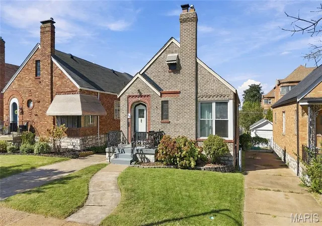 Photo 2 of Single family home for sale at 3827 Sulphur Ave, Saint Louis, MO 63109 | MLS# MIS26050488 | Listing updated on 2026-10-15