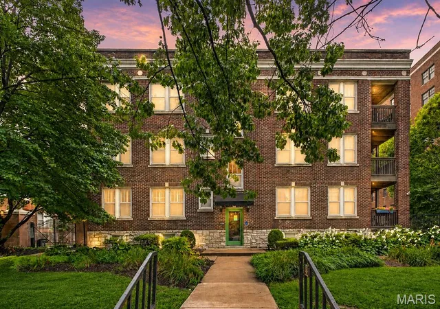 Photo 2 of Condo for sale at 5360 Pershing Ave #2A, Saint Louis, MO 63112 | MLS# MIS26050492 | Listing updated on 2026-08-31