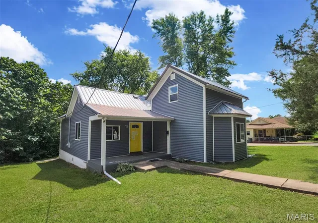 Photo 1 of Single family home for sale at 214 S Pine St, Bonne Terre, MO 63628 | MLS# MIS26050495 | Listing updated on 2026-09-28
