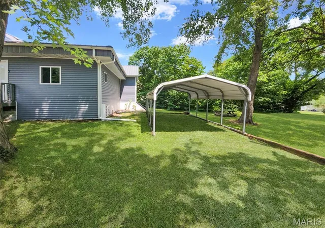 Photo 3 of Single family home for sale at 214 S Pine St, Bonne Terre, MO 63628 | MLS# MIS26050495 | Listing updated on 2026-09-28
