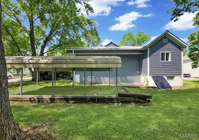 Photo 4 of Single family home for sale at 214 S Pine St, Bonne Terre, MO 63628 | MLS# MIS26050495 | Listing updated on 2026-09-28
