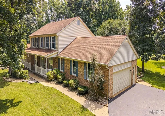 Photo 2 of Sale Pending at 32 Longwood Dr, Union, MO 63084 | MLS# MIS26050500 | Listing updated on 2026-09-21