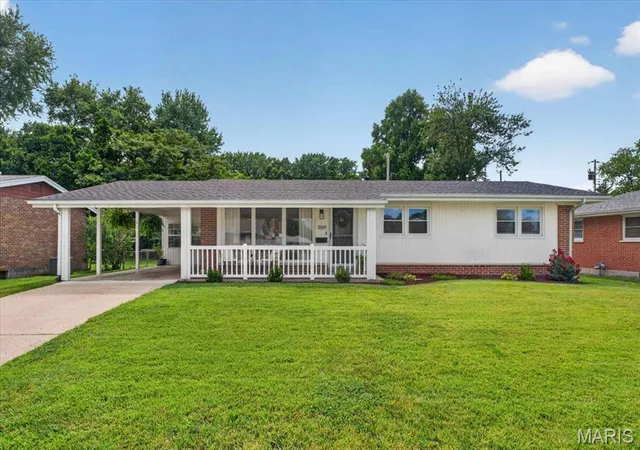 1st image of 2609 W Adams St, Saint Charles, MO 63301 | MLS# MIS26050505