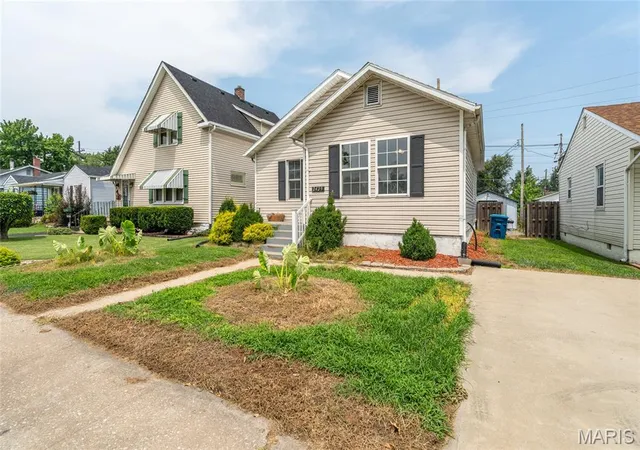 3rd image of 2429 Jerden Ave, Granite City, IL 62040 | MLS# MIS26050506