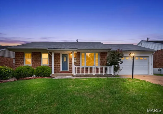 Photo 1 of Sale Pending at 3821 Upton St, Saint Louis, MO 63116 | MLS# MIS26050510 | Listing updated on 2026-09-02