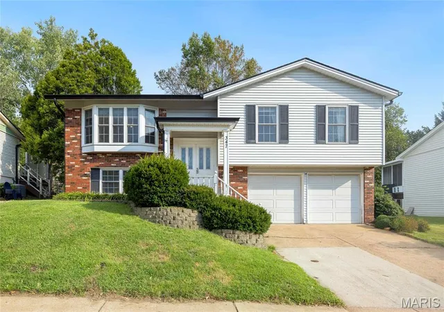 Photo 21 of Single family home for sale at 347 Parma Dr, Ballwin, MO 63021 | MLS# MIS26050512 | Listing updated on 2026-10-08