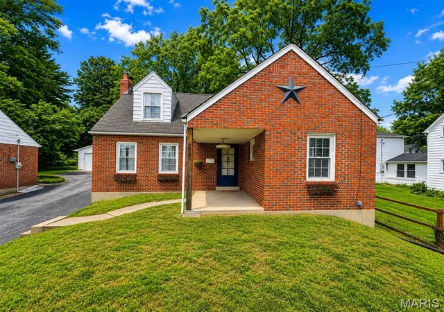 image of 207 Tiffin Ave, Saint Louis, MO 63135 | MLS# MIS26050515