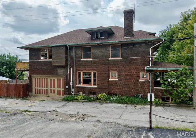 2nd image of 615 Center St, Hannibal, MO 63401 | MLS# MIS26050516
