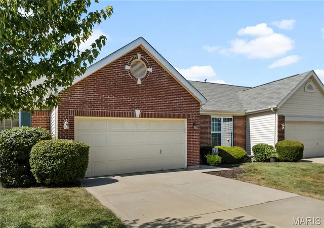 Photo 3 of Single family home for sale at 25 Turtle Crk Villas Dr, O Fallon, MO 63366 | MLS# MIS26050518 | Listing updated on 2026-09-14