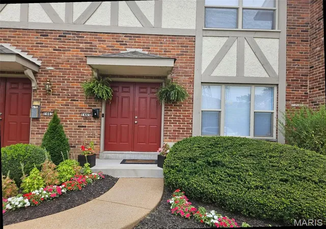 1st image of 1465 Willow Brook Cvs, Saint Louis, MO 63146 | MLS# MIS26050526