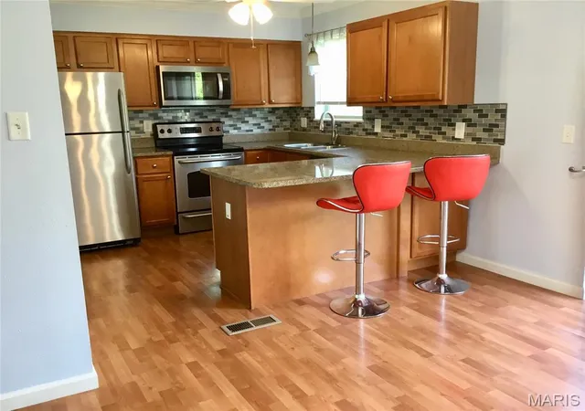 3rd image of 1465 Willow Brook Cvs, Saint Louis, MO 63146 | MLS# MIS26050526