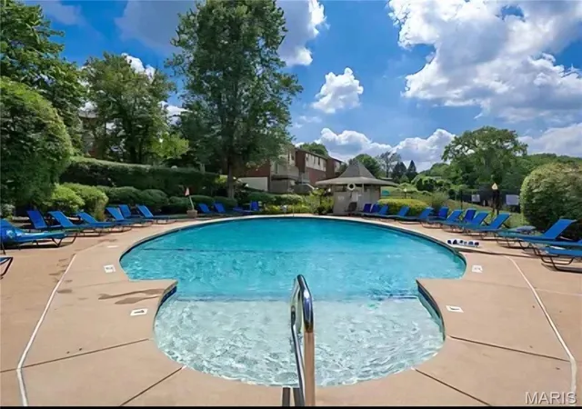 10th image of 1465 Willow Brook Cvs, Saint Louis, MO 63146 | MLS# MIS26050526