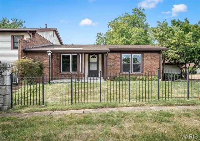 Condo for sale at 12970 Burning Bush Ct, Saint Louis, MO 63146 | MLS# MIS26050533
