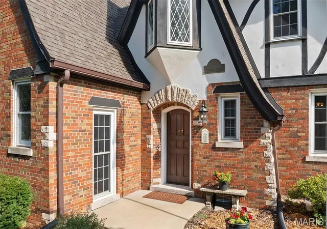 Photo 2 of Single family home for sale at 105 Florence St, Lebanon, IL 62254 | MLS# MIS26050550 | Listing updated on 2026-09-13