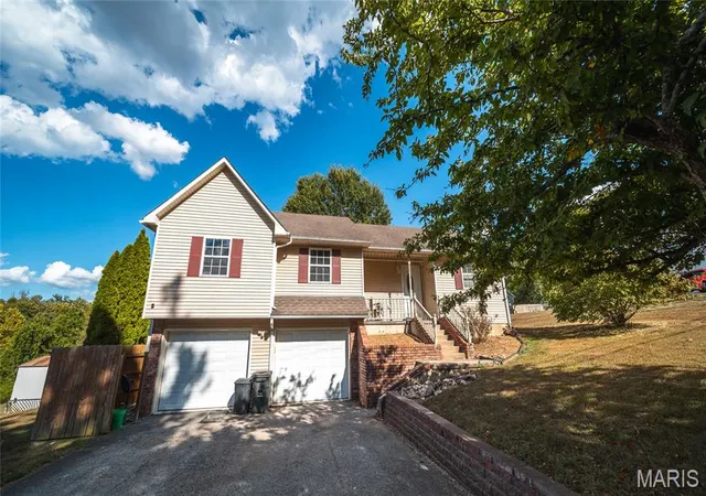 Photo 1 of Single family home for sale at 123 Phoenix Ave, Saint Robert, MO 65584 | MLS# MIS26050552 | Listing updated on 2026-09-23