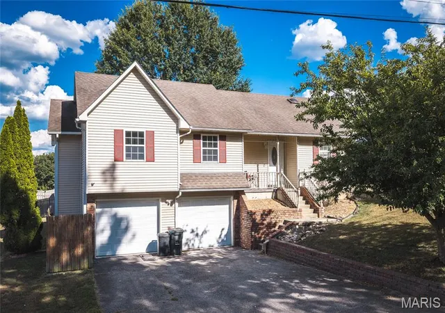 Photo 2 of Single family home for sale at 123 Phoenix Ave, Saint Robert, MO 65584 | MLS# MIS26050552 | Listing updated on 2026-09-23