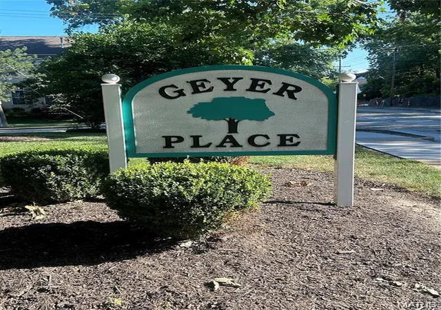1st image of 425 S Geyer Rd #H, Saint Louis, MO 63122 | MLS# MIS26050564