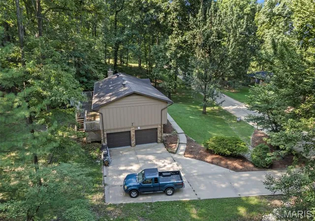 Photo 4 of Single family home for sale at 2800 Oakshire Cir, Cape Girardeau, MO 63701 | MLS# MIS26050569 | Listing updated on 2026-09-30