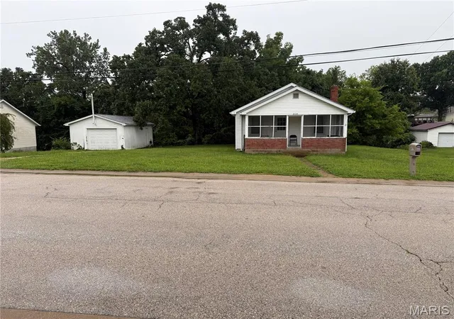 2nd image of 2110 Missouri Ave, Festus, MO 63028 | MLS# MIS26050577