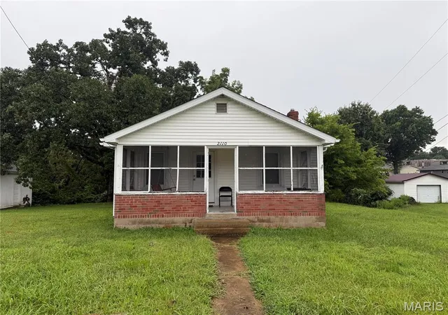 4th image of 2110 Missouri Ave, Festus, MO 63028 | MLS# MIS26050577