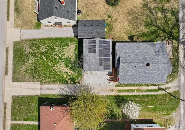 2nd image of 112 3rd Ave, Edwardsville, IL 62025 | MLS# MIS26050598