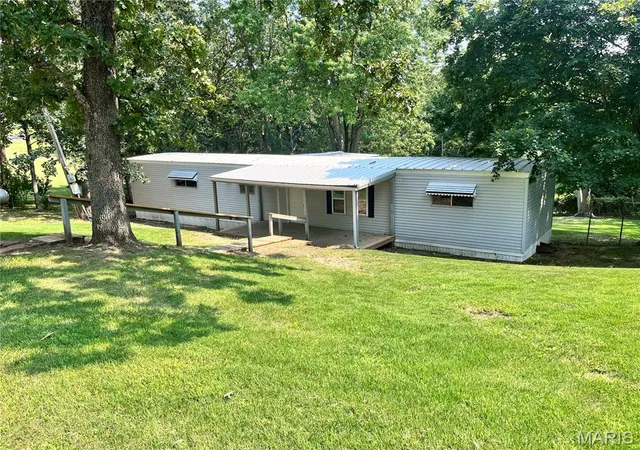 2nd image of 3867 Flucom Rd, De Soto, MO 63020 | MLS# MIS26050608