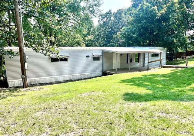3rd image of 3867 Flucom Rd, De Soto, MO 63020 | MLS# MIS26050608