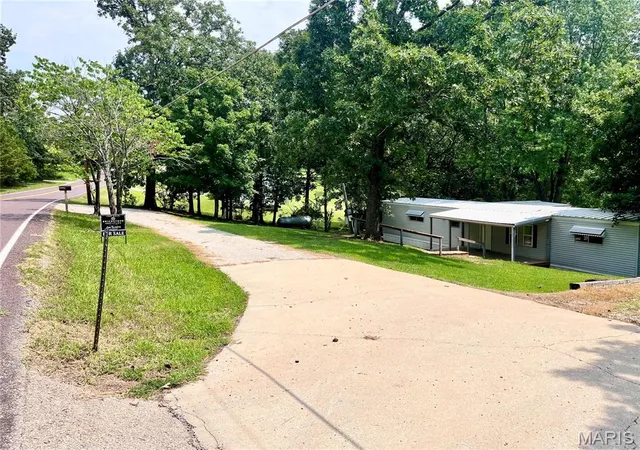 4th image of 3867 Flucom Rd, De Soto, MO 63020 | MLS# MIS26050608