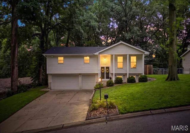 2nd image of 9 San Camille Dr, Saint Charles, MO 63303 | MLS# MIS26050613