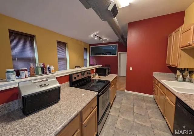 Listing Photo 5 - Condo for sale in building located at 2801 Lemp Ave, St. Louis, MO 63118 - Unit #B2