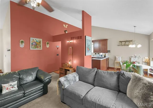 Photo 4 of Single family home for sale at 81 Englewood Dr, Glen Carbon, IL 62034 | MLS# MIS26050619 | Listing updated on 2026-10-07