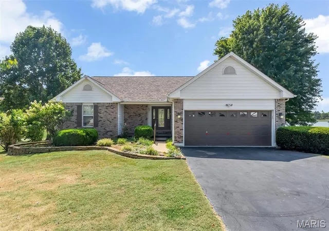 Photo 3 of Sale Pending at 134 Bridgewater Chase Ln, Villa Ridge, MO 63089 | MLS# MIS26050620 | Listing updated on 2026-10-01