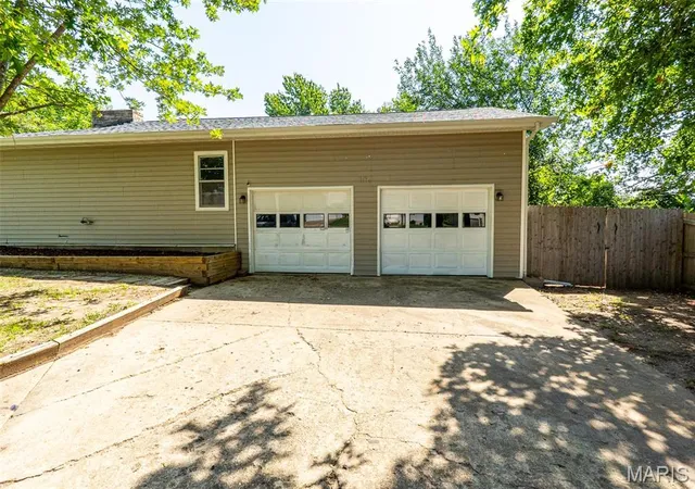 Photo 4 of Sale Pending at 102 Poe Dr, Rolla, MO 65401 | MLS# MIS26050623 | Listing updated on 2026-09-05