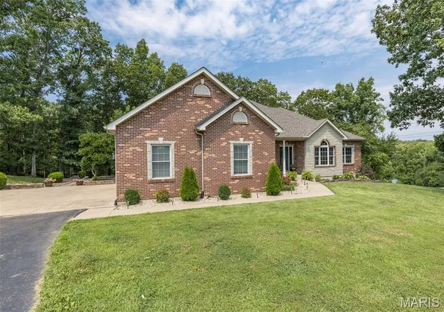 2nd image of 3305 Magnolia Ln, Festus, MO 63028 | MLS# MIS26050624